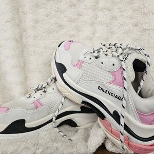 balenciaga triple s rose fluo/noir/blanc women’s size 40 us 10 (no insoles)